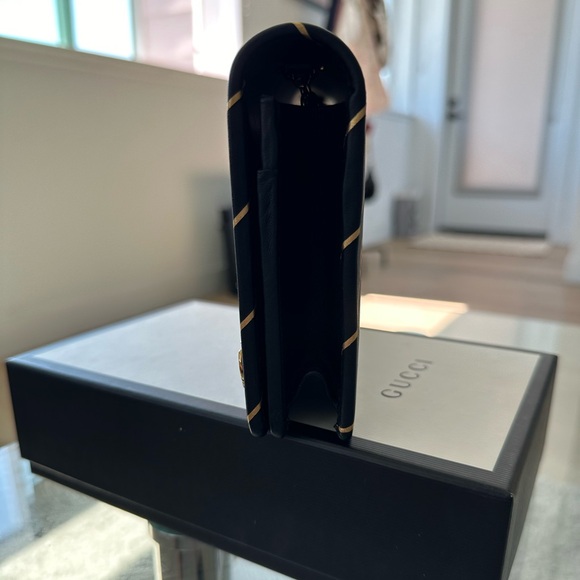 Gucci Diagonal GG Chain Wallet - Picture 4 of 11